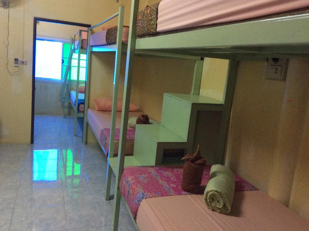 Maddy'S Hostel Ko Pha Ngan Exterior photo