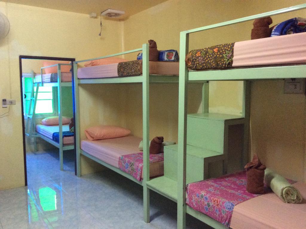 Maddy'S Hostel Ko Pha Ngan Exterior photo